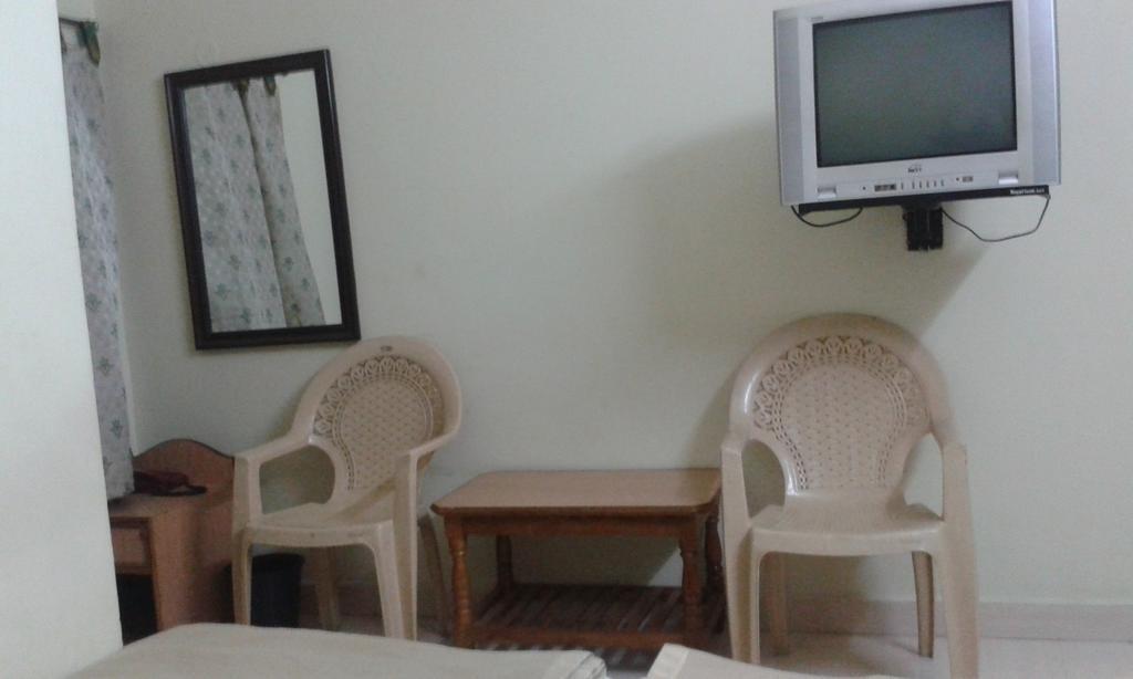 Hotel Agarala Residency Tirupati Room photo
