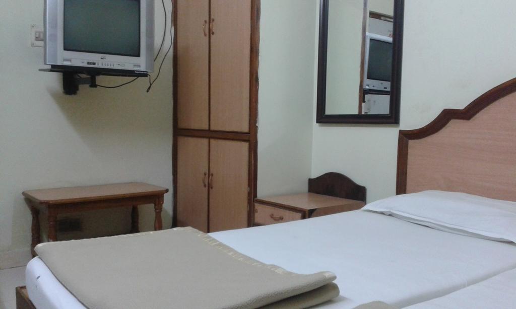 Hotel Agarala Residency Tirupati Room photo